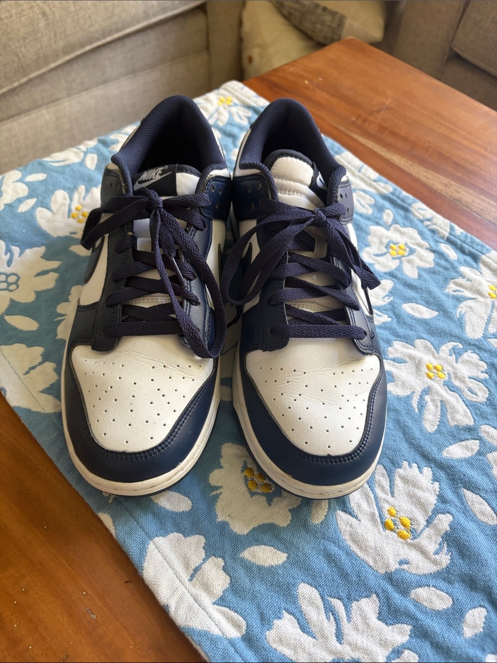 Nike Men’s White and Navy Low-Top Sneakers